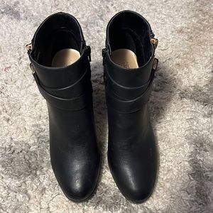 Women’s Apt 9 booties size 8 1/2